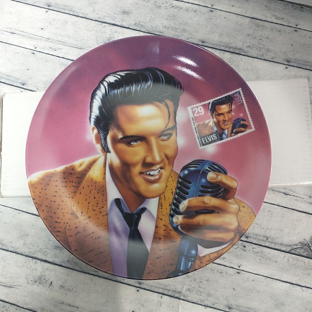 ELVIS PRESLEY 1993 Delphi 8" Collector's Plate THE ROCK AND ROLL LEGEND.